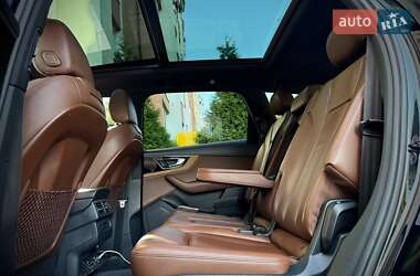 Позашляховик / Кросовер Audi Q7 2017 в 