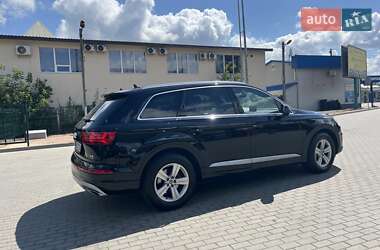 Внедорожник / Кроссовер Audi Q7 2016 в 