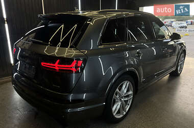 Внедорожник / Кроссовер Audi Q7 2017 в 