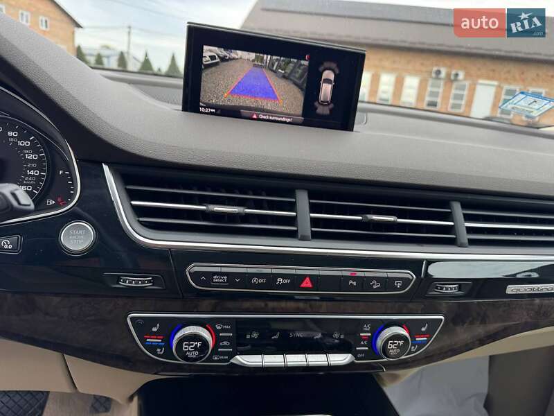 Позашляховик / Кросовер Audi Q7 2017 в Луцьку