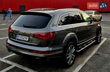 Позашляховик / Кросовер Audi Q7 2010 в 