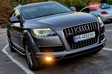 Позашляховик / Кросовер Audi Q7 2010 в 