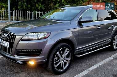 Позашляховик / Кросовер Audi Q7 2010 в 