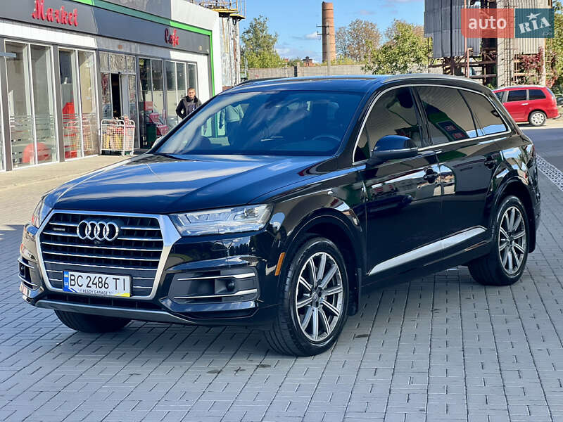 Внедорожник / Кроссовер Audi Q7 2018 в 
