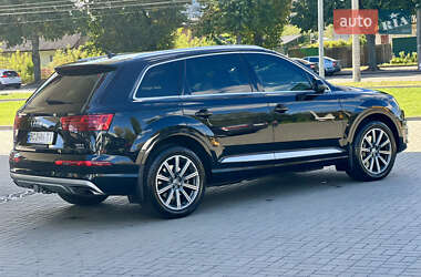 Внедорожник / Кроссовер Audi Q7 2018 в 