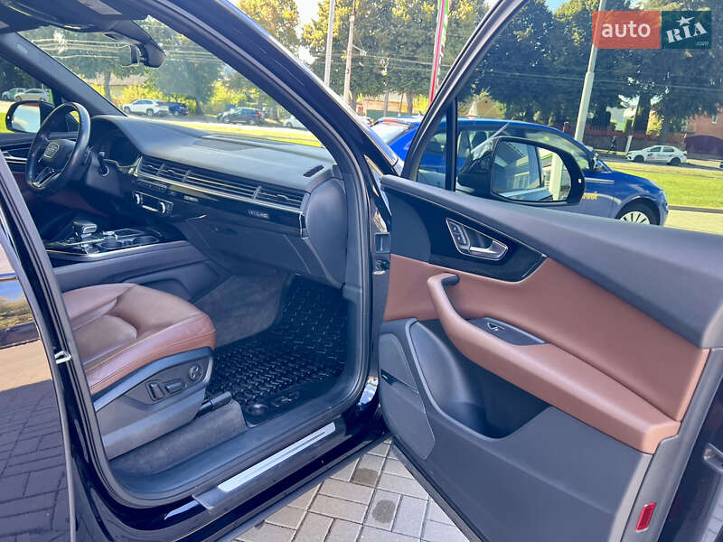Позашляховик / Кросовер Audi Q7 2018 в Житомирі