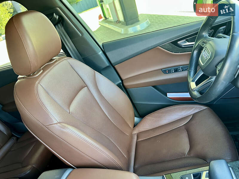 Позашляховик / Кросовер Audi Q7 2018 в Житомирі