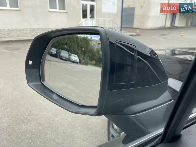 Позашляховик / Кросовер Audi Q7 2017 в Чернівцях