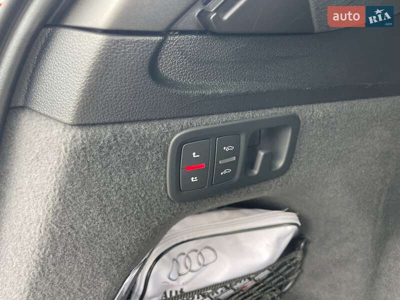 Позашляховик / Кросовер Audi Q7 2017 в Чернівцях