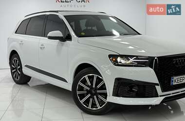 Позашляховик / Кросовер Audi Q7 2018 в 