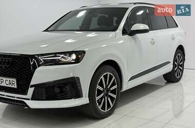 Позашляховик / Кросовер Audi Q7 2018 в 