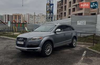 Позашляховик / Кросовер Audi Q7 2007 в 