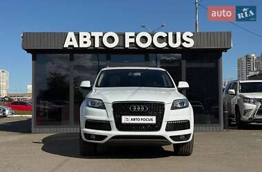 Позашляховик / Кросовер Audi Q7 2013 в 