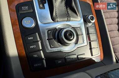 Позашляховик / Кросовер Audi Q7 2013 в 