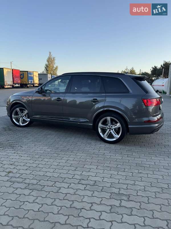 Позашляховик / Кросовер Audi Q7 2018 в Львові