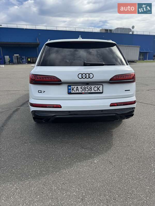 Позашляховик / Кросовер Audi Q7 2021 в Києві