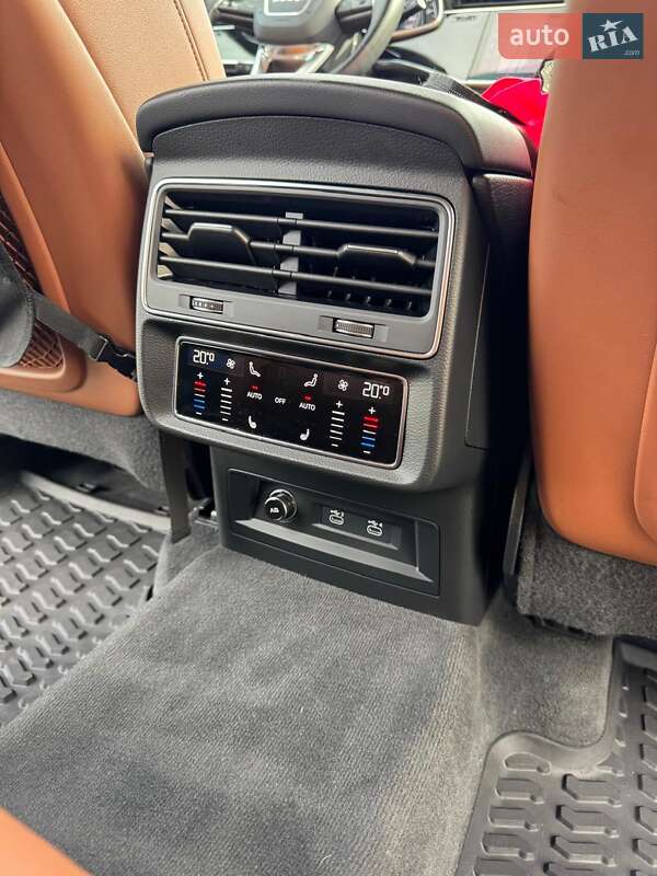 Позашляховик / Кросовер Audi Q7 2021 в Києві