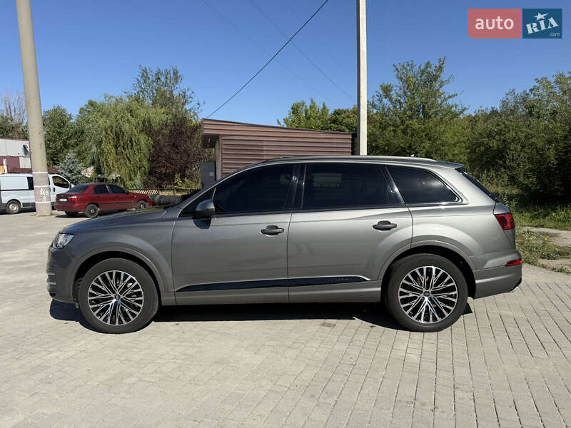 Позашляховик / Кросовер Audi Q7 2015 в Запоріжжі