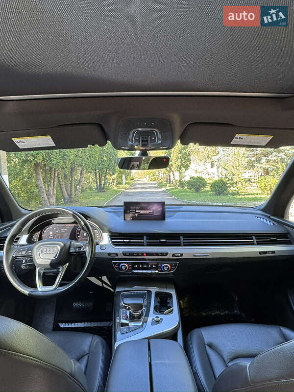 Позашляховик / Кросовер Audi Q7 2017 в Рівному