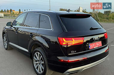 Позашляховик / Кросовер Audi Q7 2016 в 