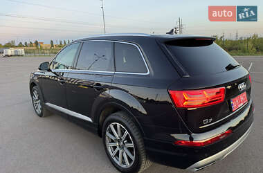 Позашляховик / Кросовер Audi Q7 2016 в 