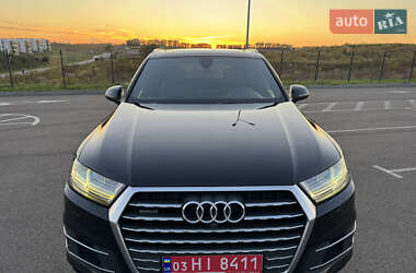 Позашляховик / Кросовер Audi Q7 2016 в 