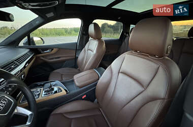 Позашляховик / Кросовер Audi Q7 2016 в 