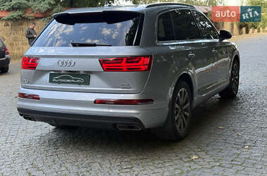 Внедорожник / Кроссовер Audi Q7 2016 в 
