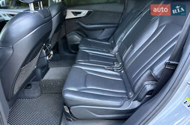 Внедорожник / Кроссовер Audi Q7 2016 в 