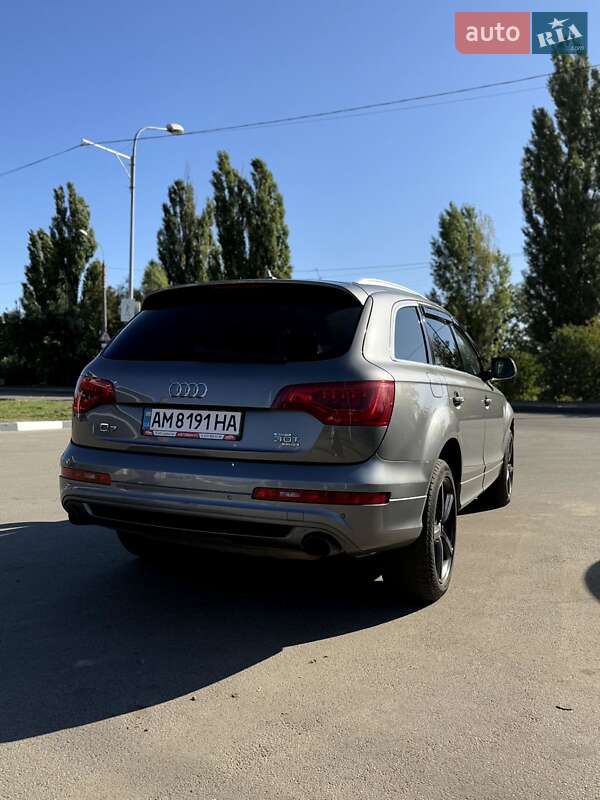 Внедорожник / Кроссовер Audi Q7 2013 в Сумах