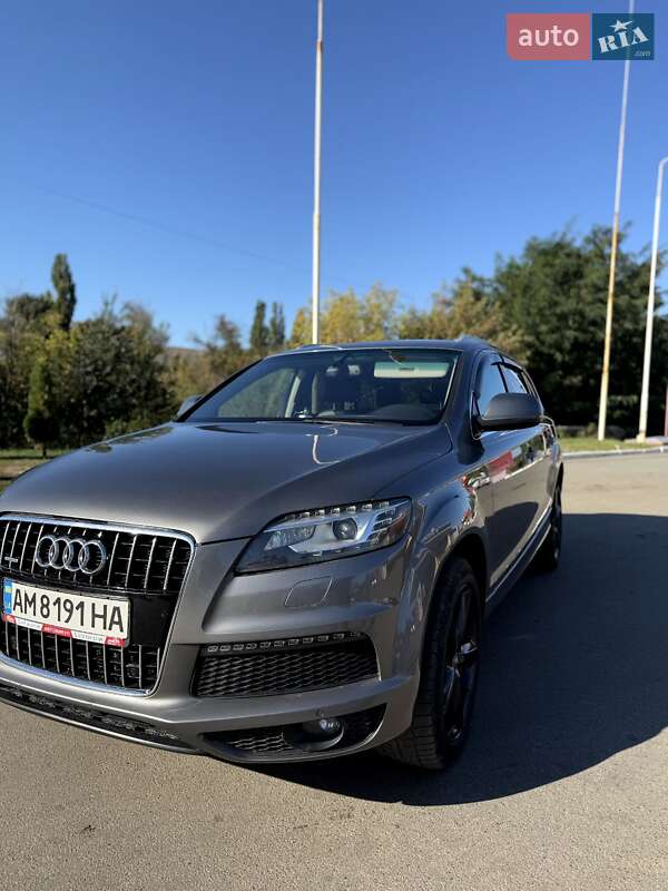 Внедорожник / Кроссовер Audi Q7 2013 в Сумах