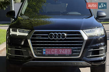 Позашляховик / Кросовер Audi Q7 2017 в 