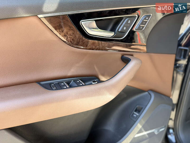 Внедорожник / Кроссовер Audi Q7 2017 в Киеве