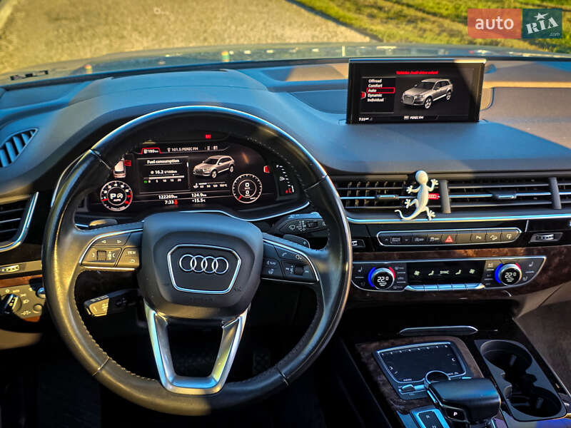 Позашляховик / Кросовер Audi Q7 2017 в Харкові
