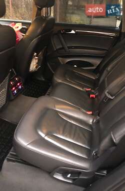 Позашляховик / Кросовер Audi Q7 2015 в 