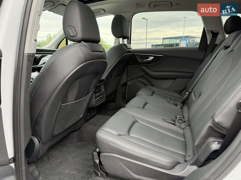 Позашляховик / Кросовер Audi Q7 2023 в Києві