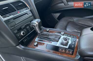 Внедорожник / Кроссовер Audi Q7 2011 в 