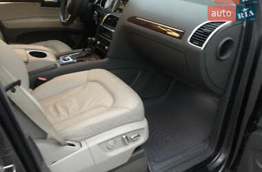 Позашляховик / Кросовер Audi Q7 2012 в 