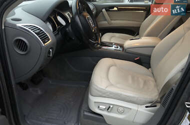 Позашляховик / Кросовер Audi Q7 2012 в 