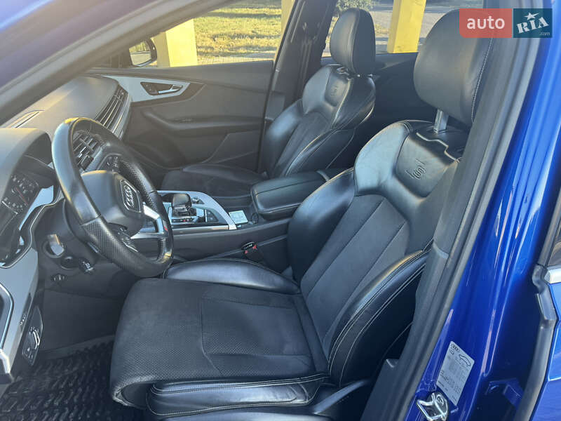 Внедорожник / Кроссовер Audi Q7 2016 в Синельниково