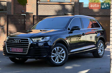 Внедорожник / Кроссовер Audi Q7 2017 в 