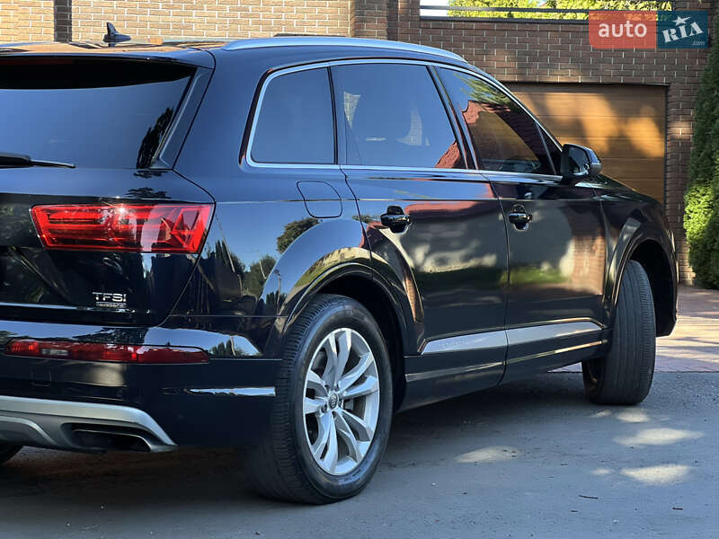 Позашляховик / Кросовер Audi Q7 2017 в Тернополі
