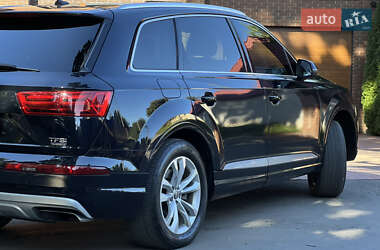 Внедорожник / Кроссовер Audi Q7 2017 в 