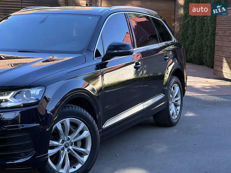 Позашляховик / Кросовер Audi Q7 2017 в Тернополі