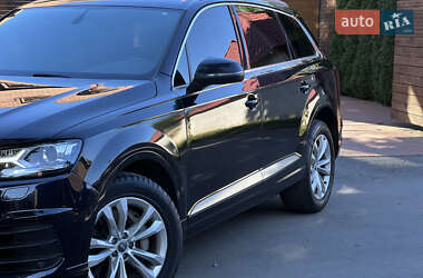 Внедорожник / Кроссовер Audi Q7 2017 в 