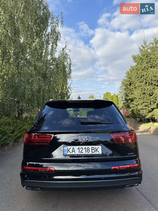 Внедорожник / Кроссовер Audi Q7 2017 в Киеве