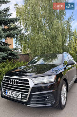 Внедорожник / Кроссовер Audi Q7 2017 в 