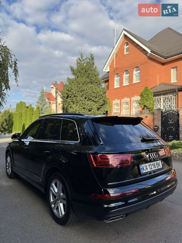 Внедорожник / Кроссовер Audi Q7 2017 в Киеве