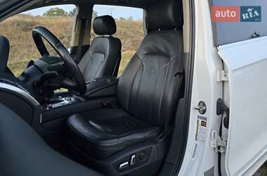 Внедорожник / Кроссовер Audi Q7 2015 в 
