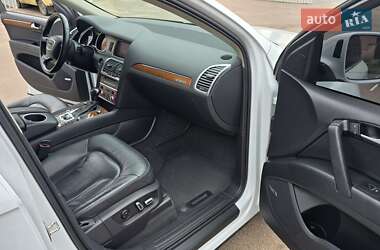 Внедорожник / Кроссовер Audi Q7 2015 в 